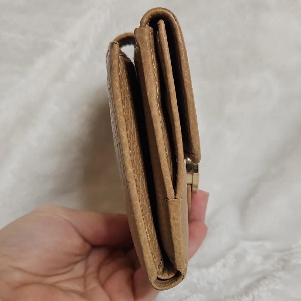 Gucci Interlocking G Compact Wallet Tan Dollar Calfskin Leather - Picture 4 of 13